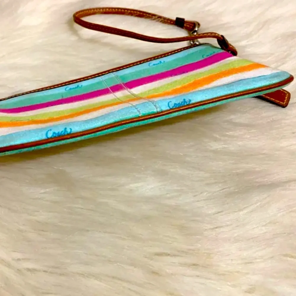 Coach Hampton Rainbow Watercolor Stripe Large Wristlet EUC - Picture 7 of 9
